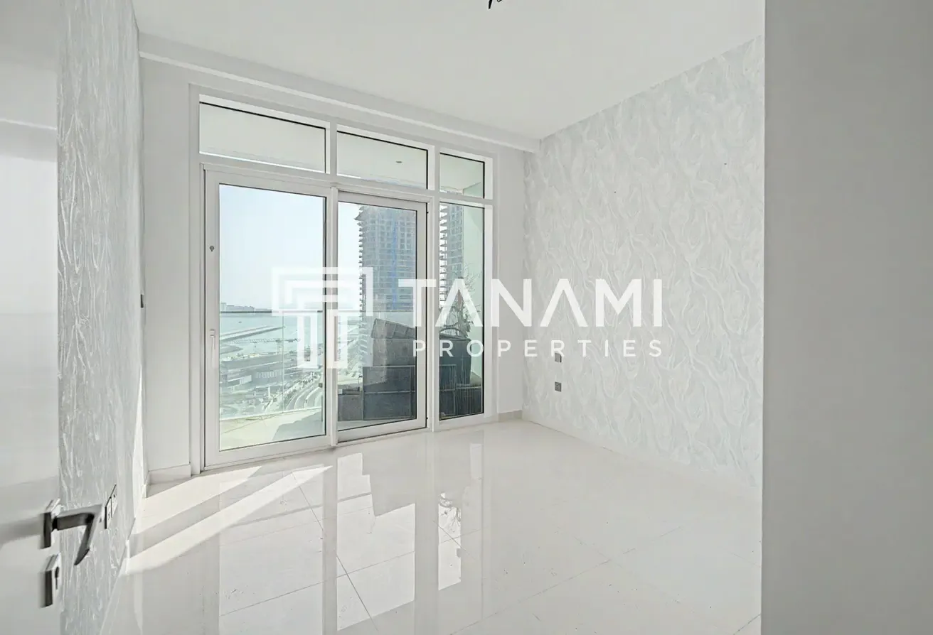 Beachfront Living | Large Layout | Corner Unit