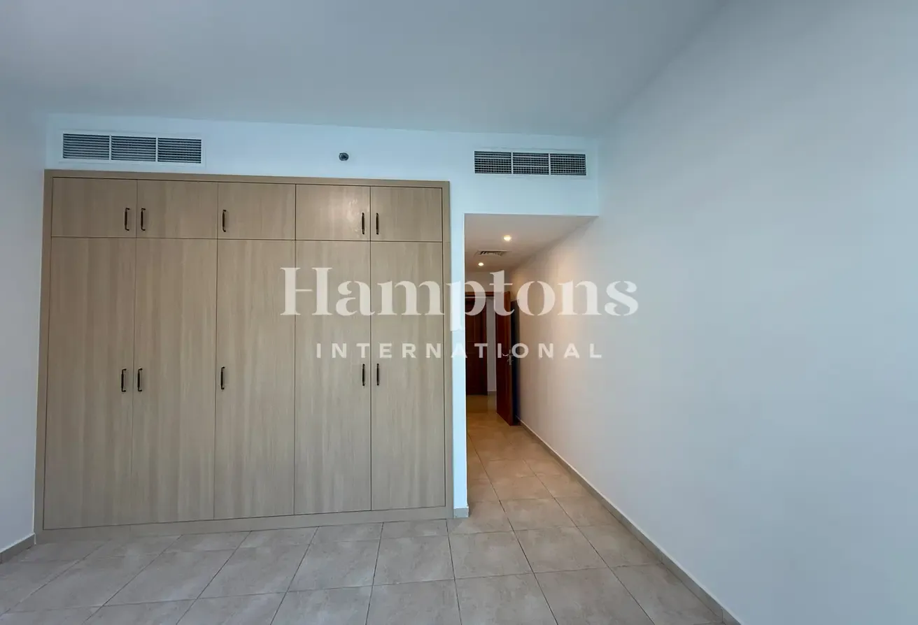 Best Price | Exclusive | Large | Vacant