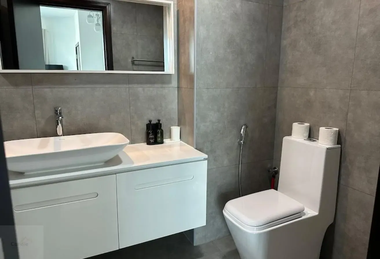 7% net ROI | Low Floor | Close to Metro and beach