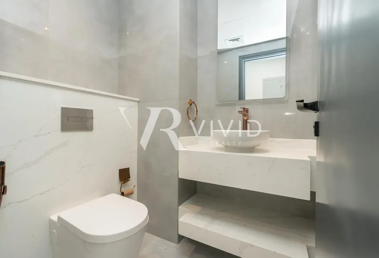 Rare Marina Duplex | Vacant 4BR | Exceptional Value
