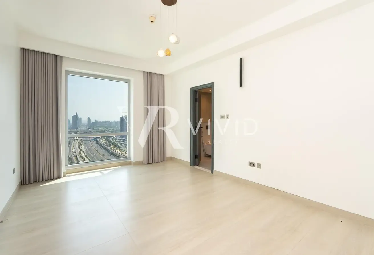 Rare Marina Duplex | Vacant 4BR | Exceptional Value