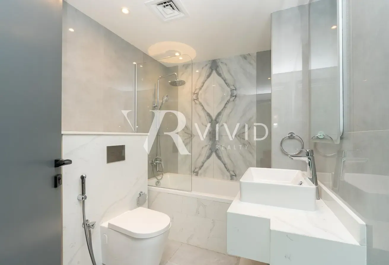 Rare Marina Duplex | Vacant 4BR | Exceptional Value