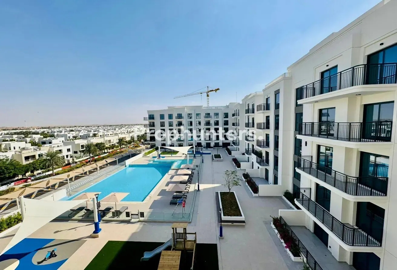 Modern 2BR Apartment | Pool View | Balcony