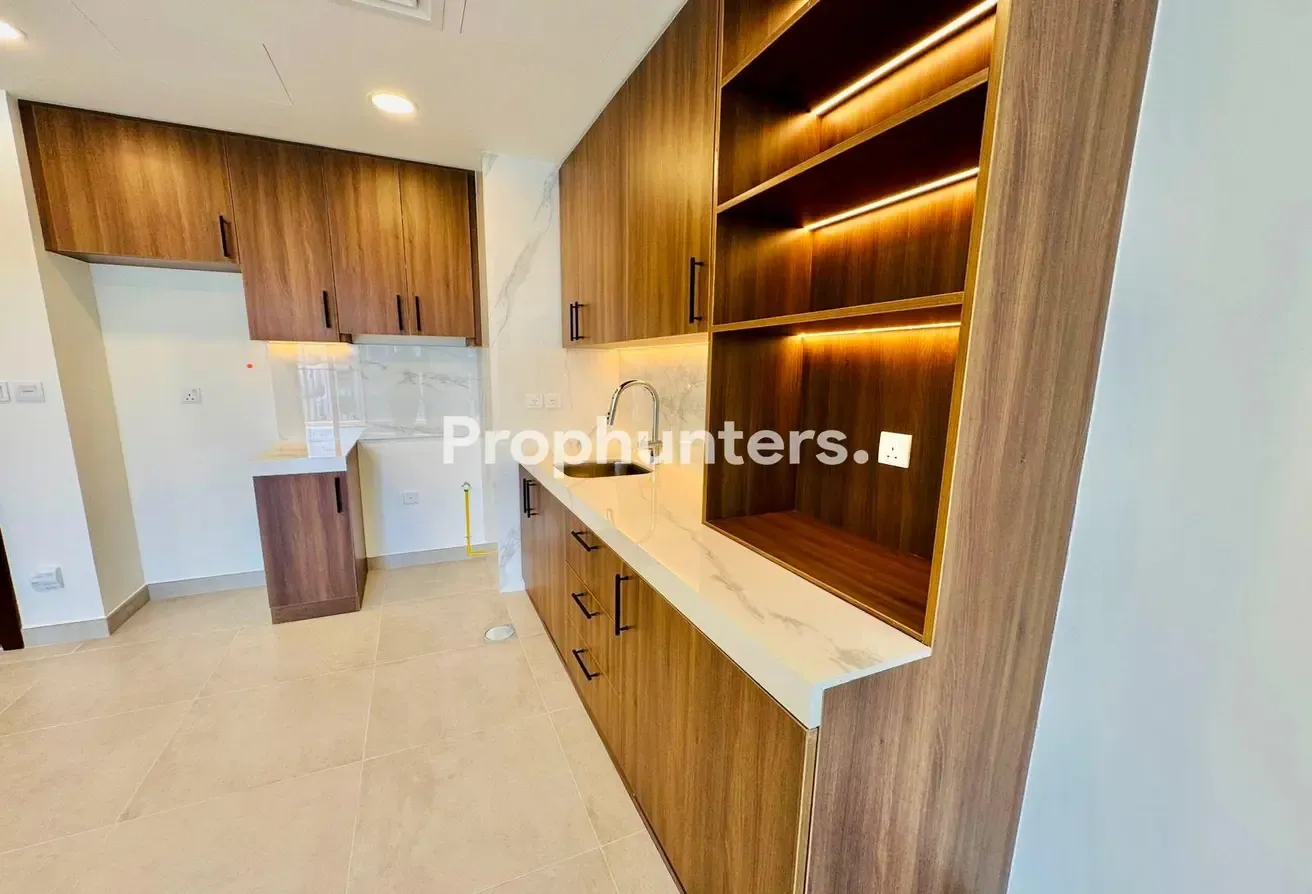 Modern 2BR Apartment | Pool View | Balcony