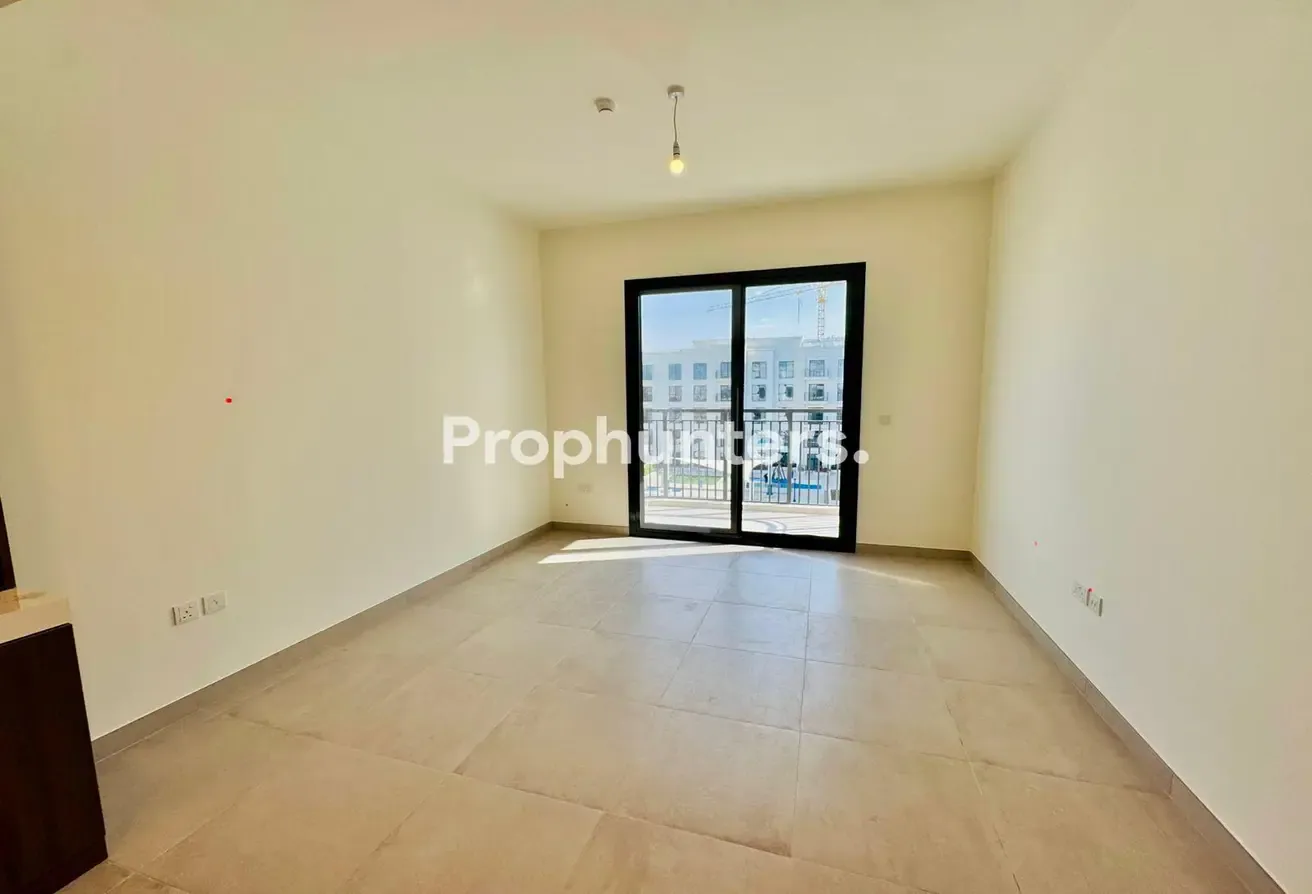 Modern 2BR Apartment | Pool View | Balcony