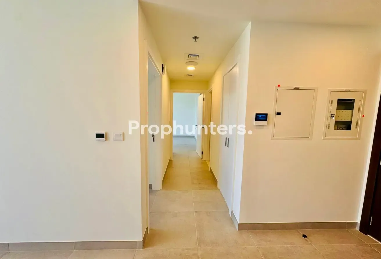 Modern 2BR Apartment | Pool View | Balcony
