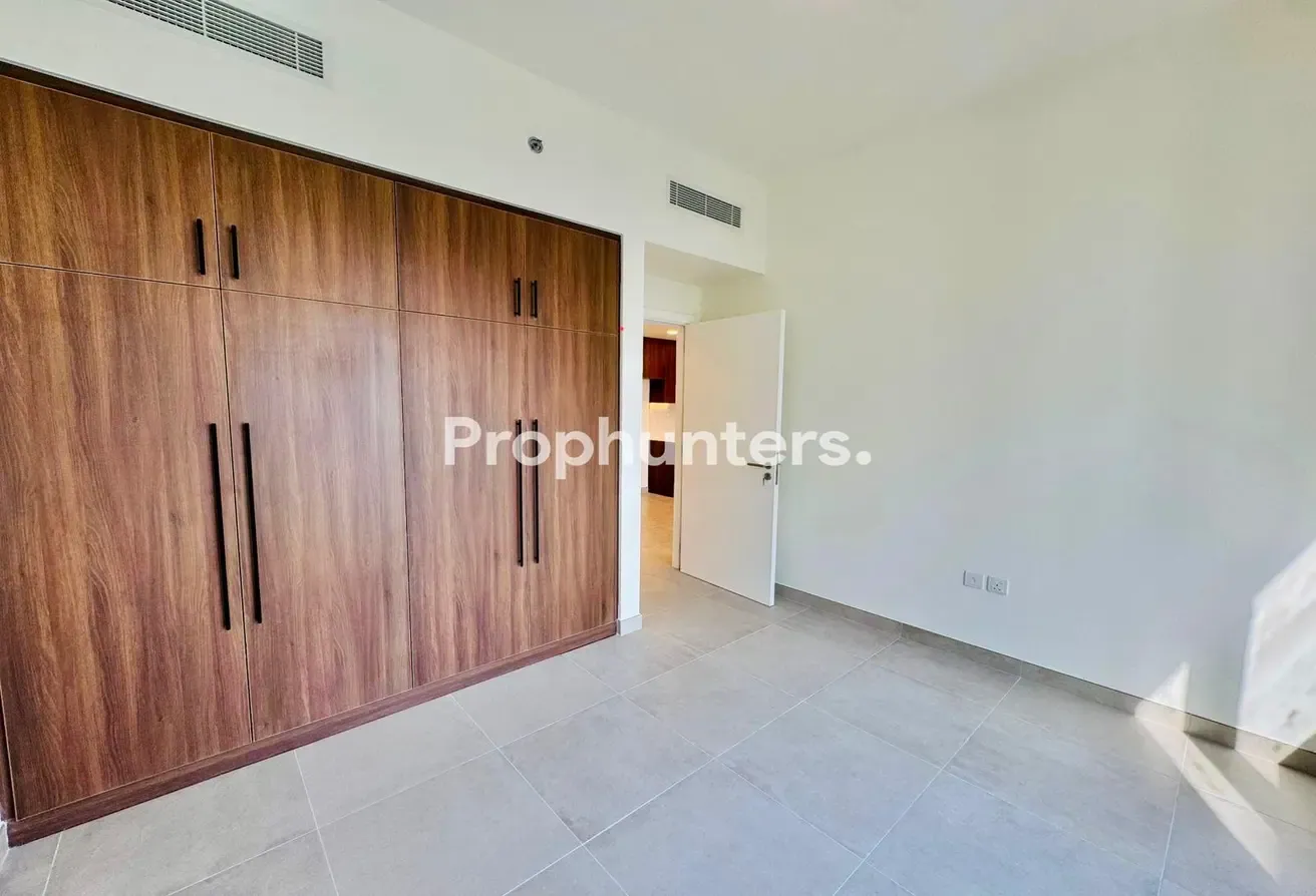 Modern 2BR Apartment | Pool View | Balcony