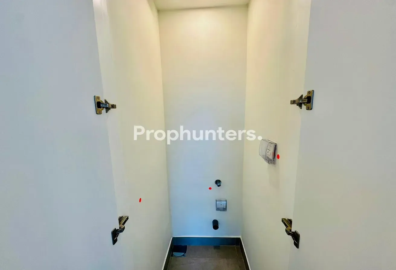 Modern 2BR Apartment | Pool View | Balcony