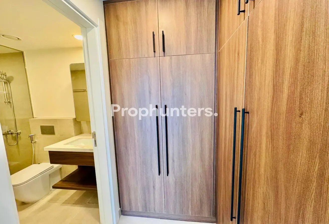 Modern 2BR Apartment | Pool View | Balcony