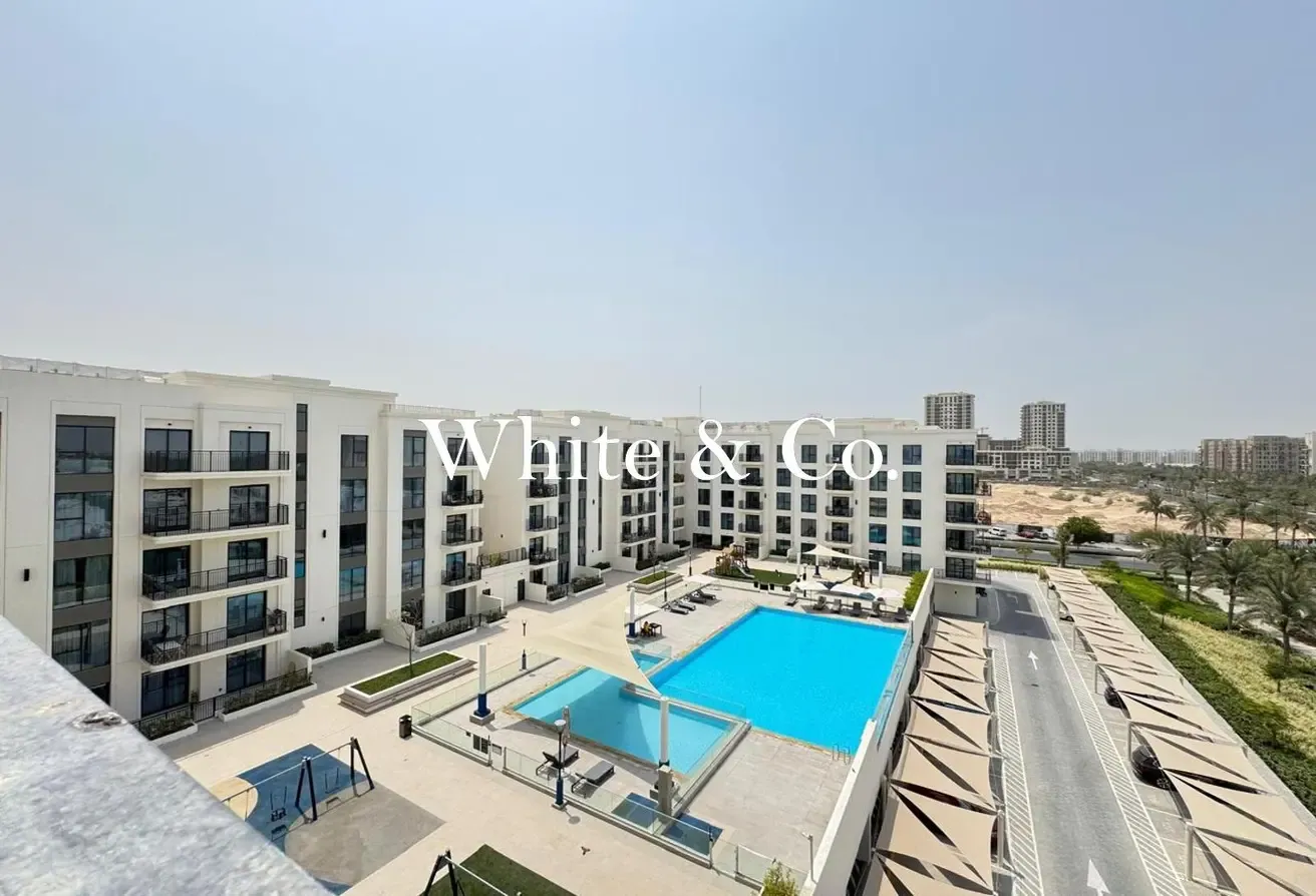 Corner Unit | Pool View | Bright Layout