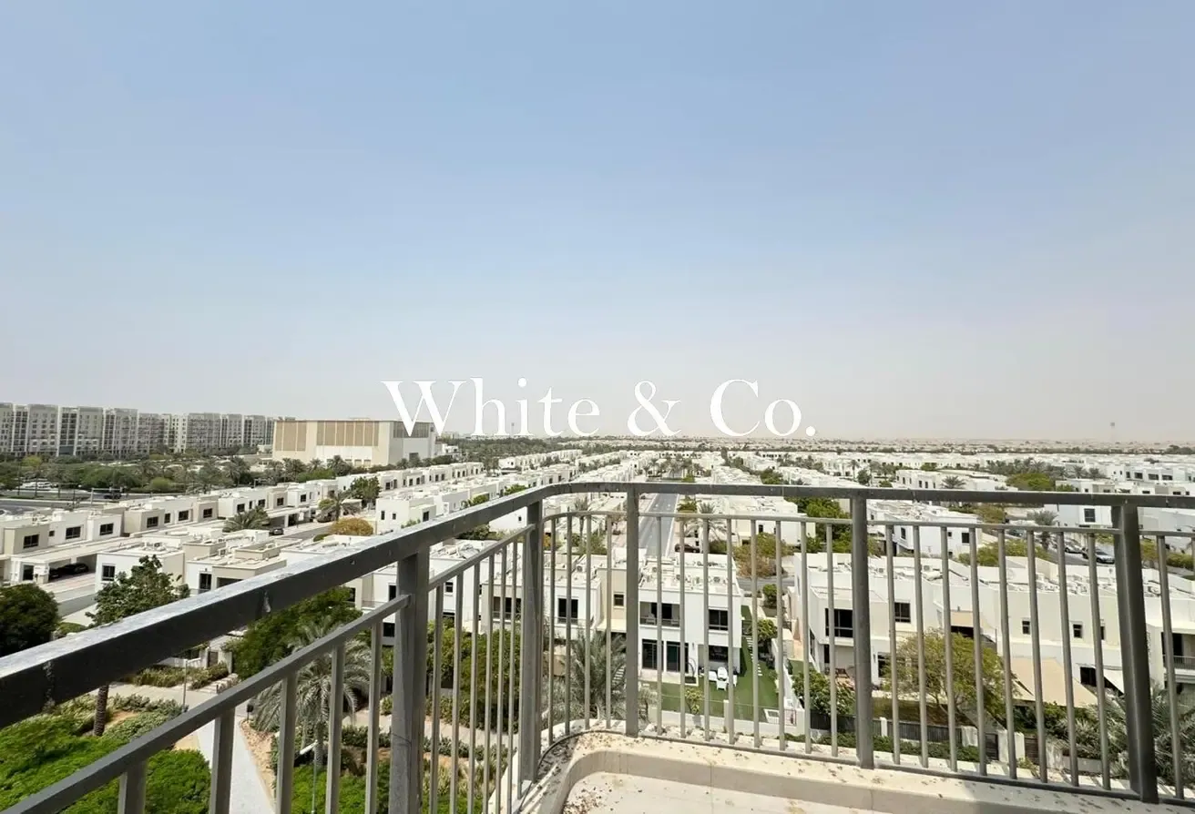 Corner Unit | Pool View | Bright Layout