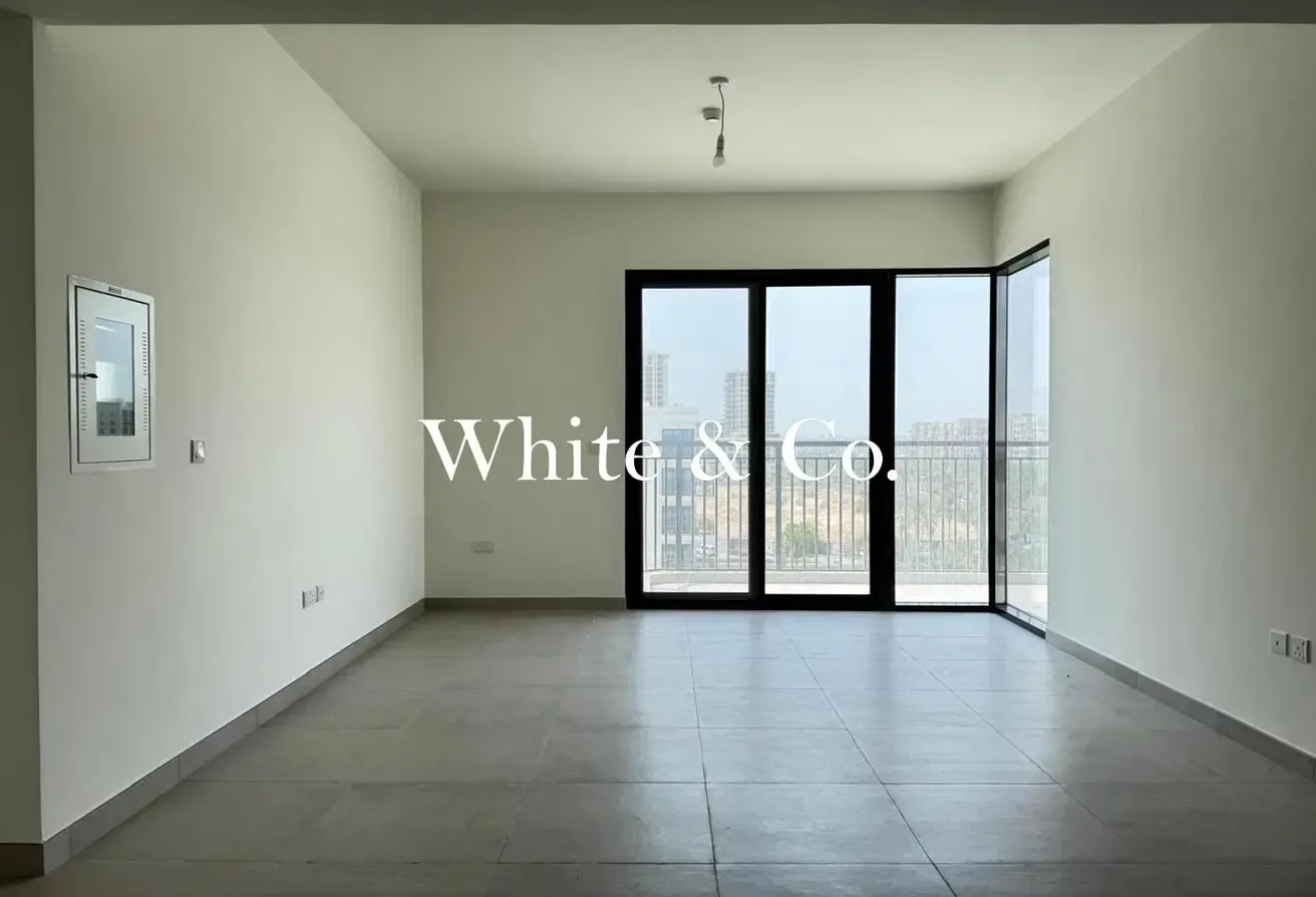 Corner Unit | Pool View | Bright Layout