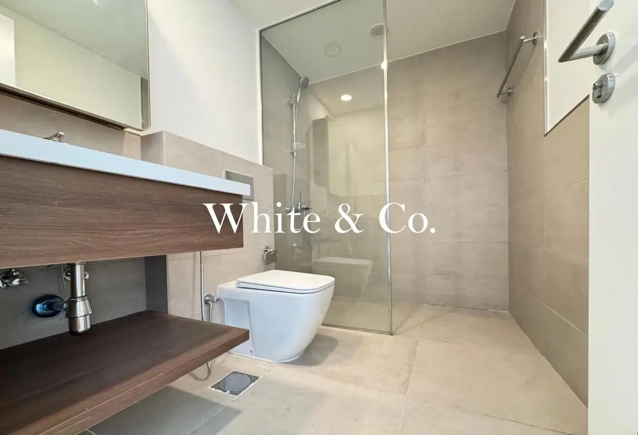 Corner Unit | Pool View | Bright Layout