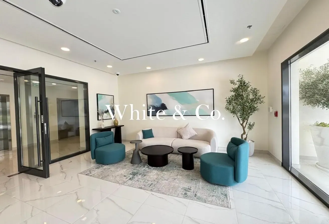Corner Unit | Pool View | Bright Layout