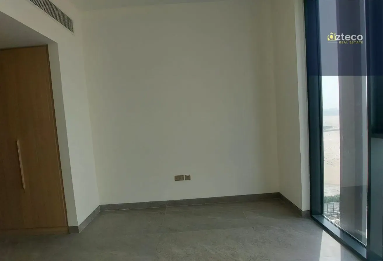 Bright | Pool View | Brand New 1 Bed