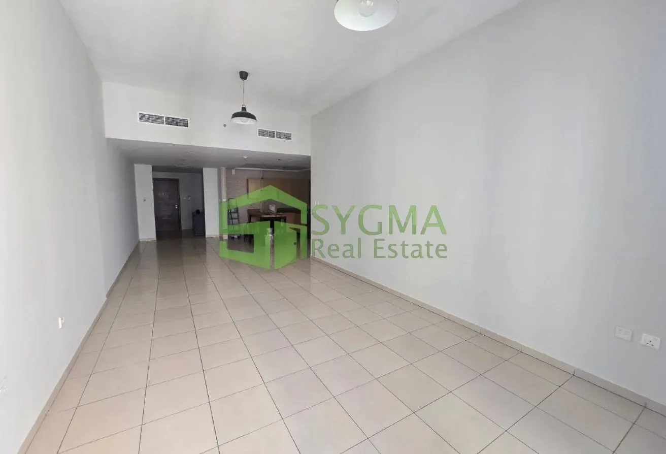 SPACIOUS 1 BEDROOM WITH BALCONY WITH PARKING