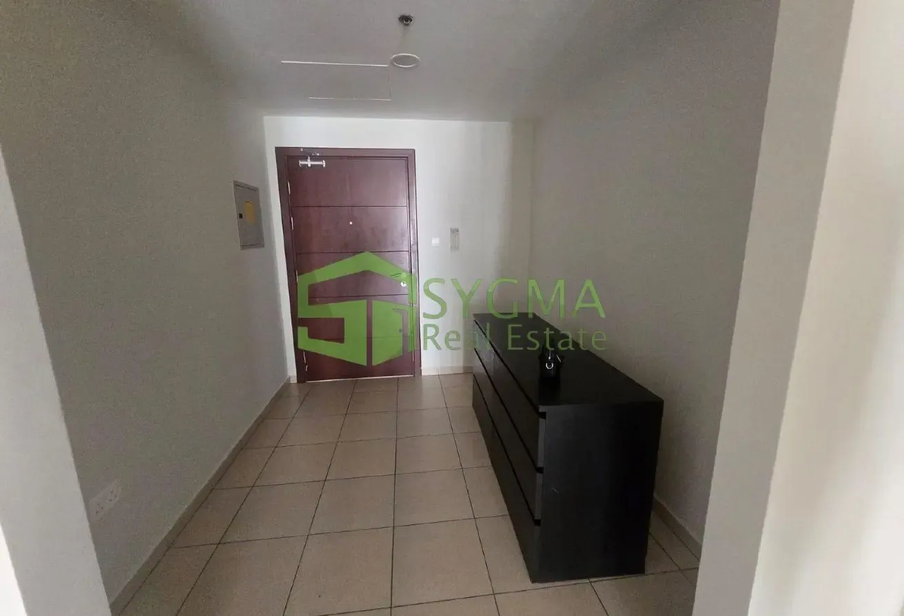 SPACIOUS 1 BEDROOM WITH BALCONY WITH PARKING