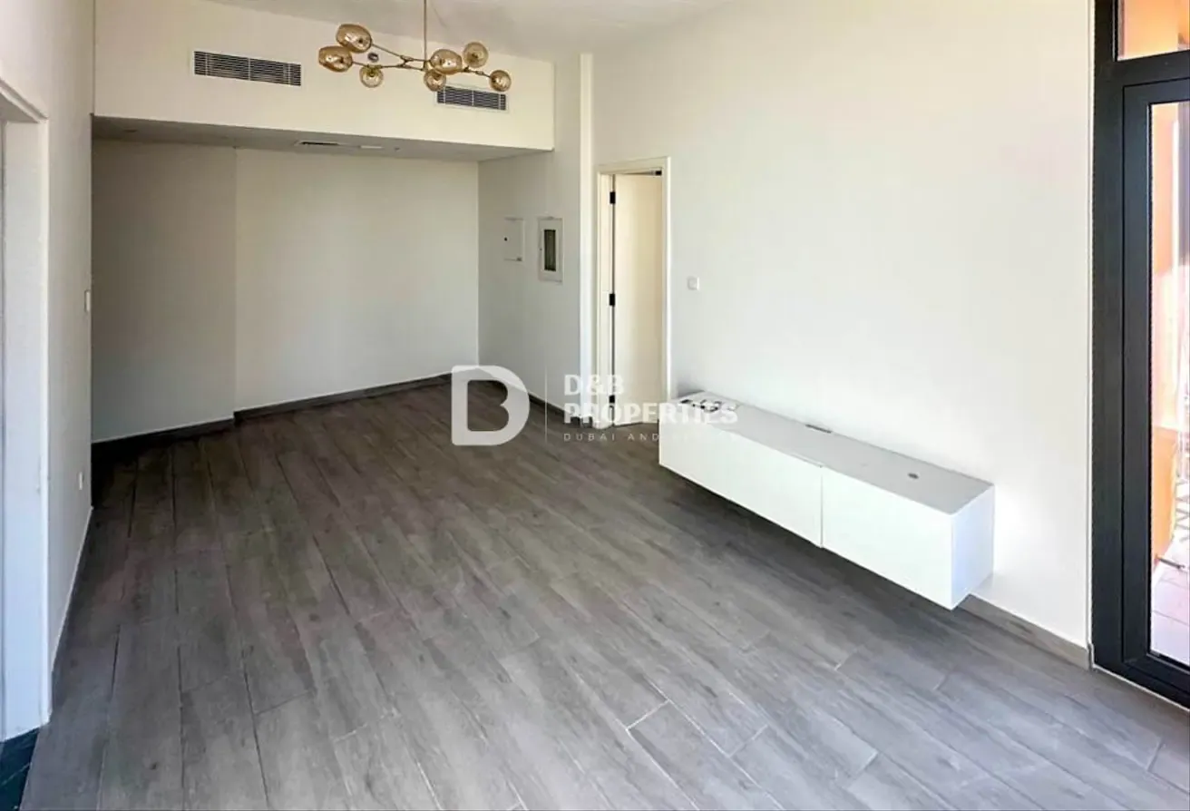 Brand NEW | Closed Kitchen | Open view
