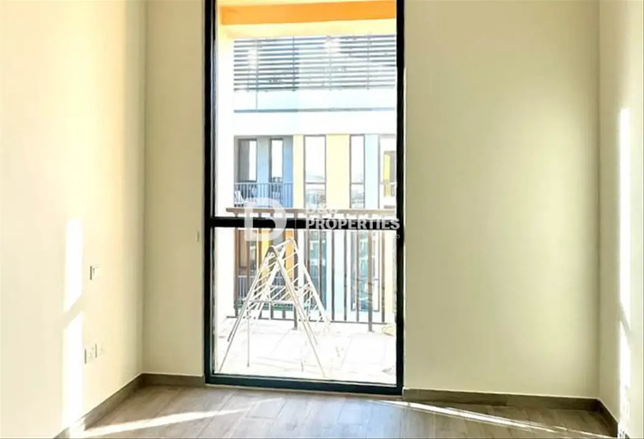 Brand NEW | Closed Kitchen | Open view