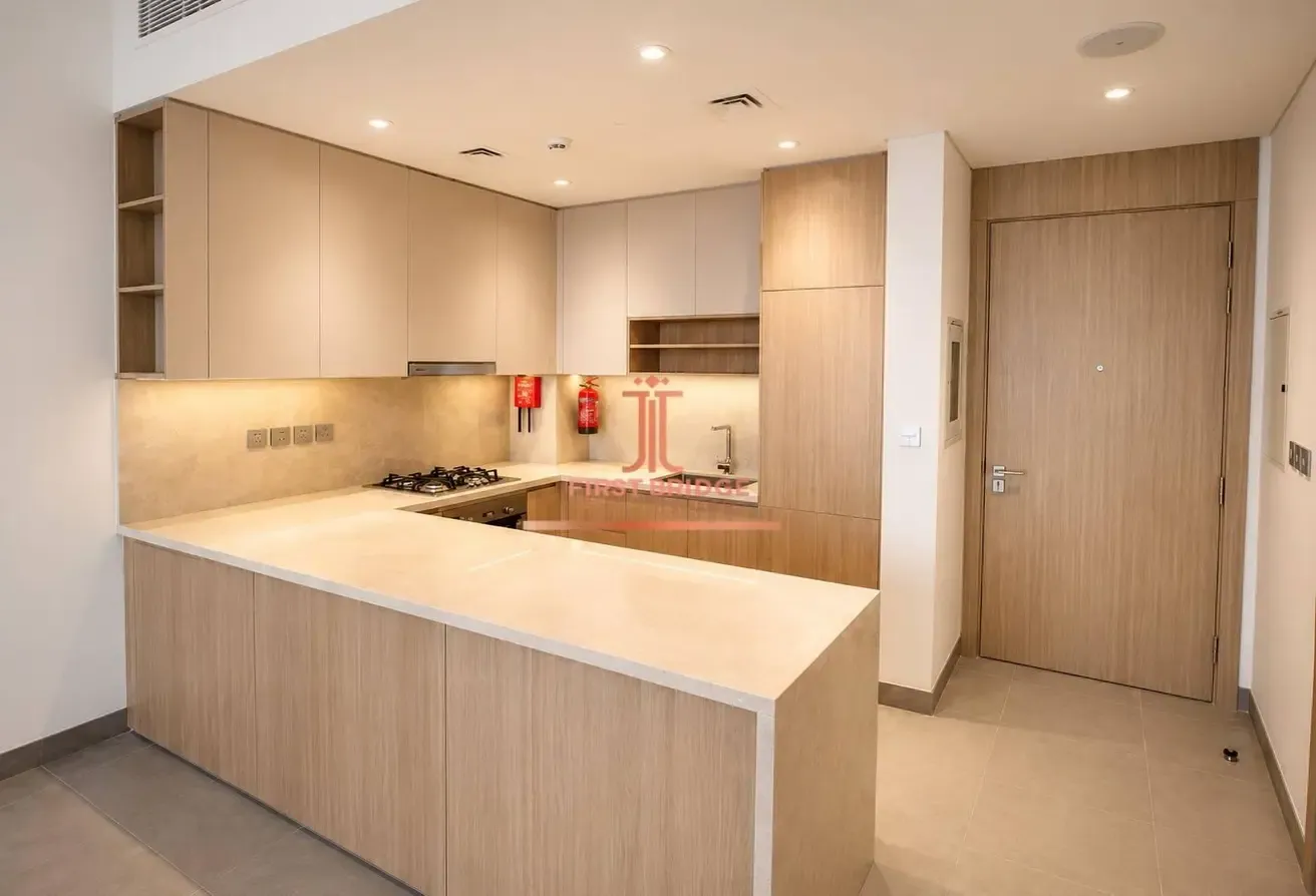 Mid Floor | JGE Phase 1 & Pool | High Quality
