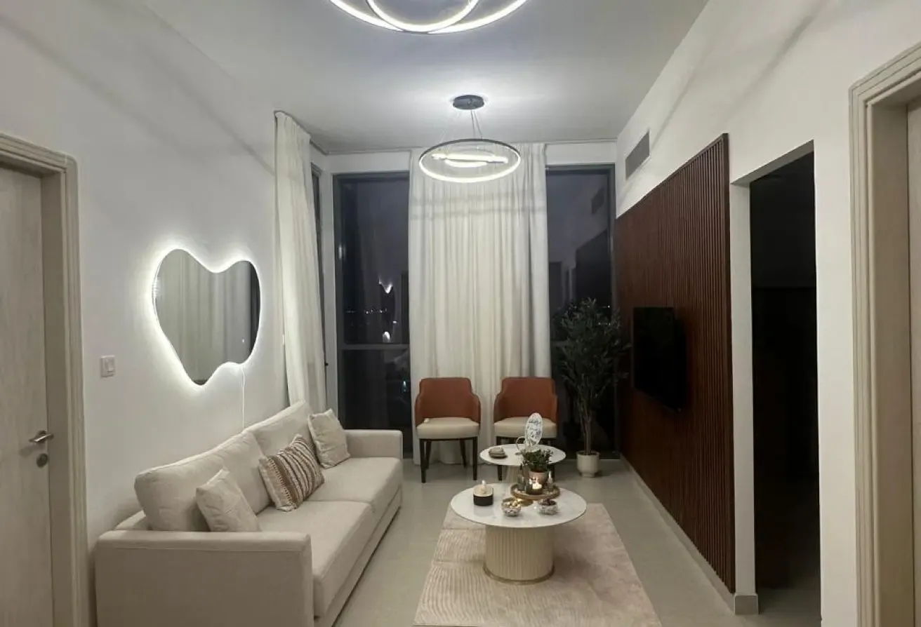 Modern Furnished| Prime Locatio | Ready to Move In