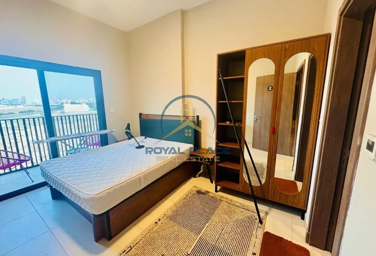 COMPANY STAFF | FAMILY | ONE BED INTO TWO
