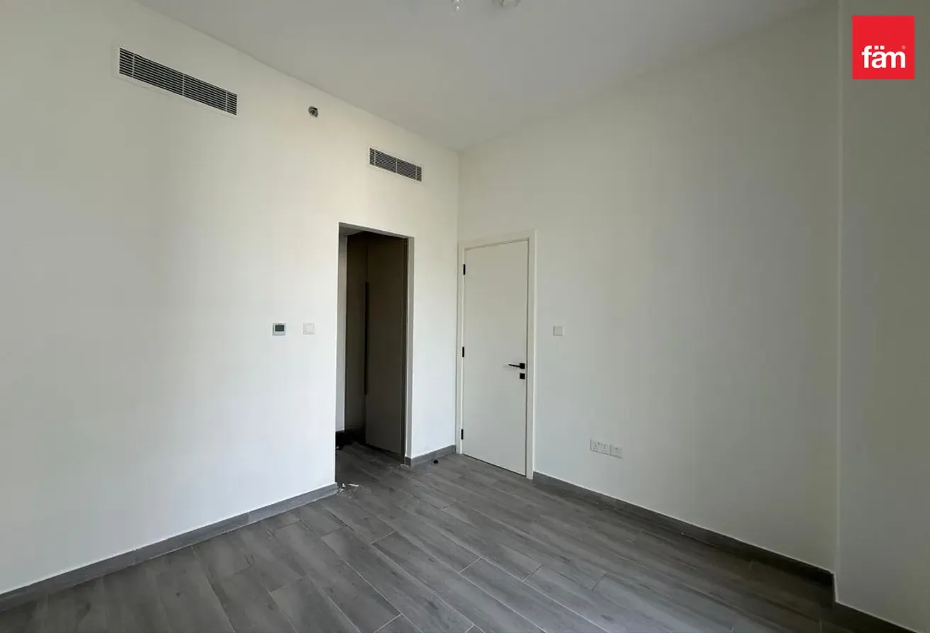Best Deal I Unfurnished I 4 Cheques
