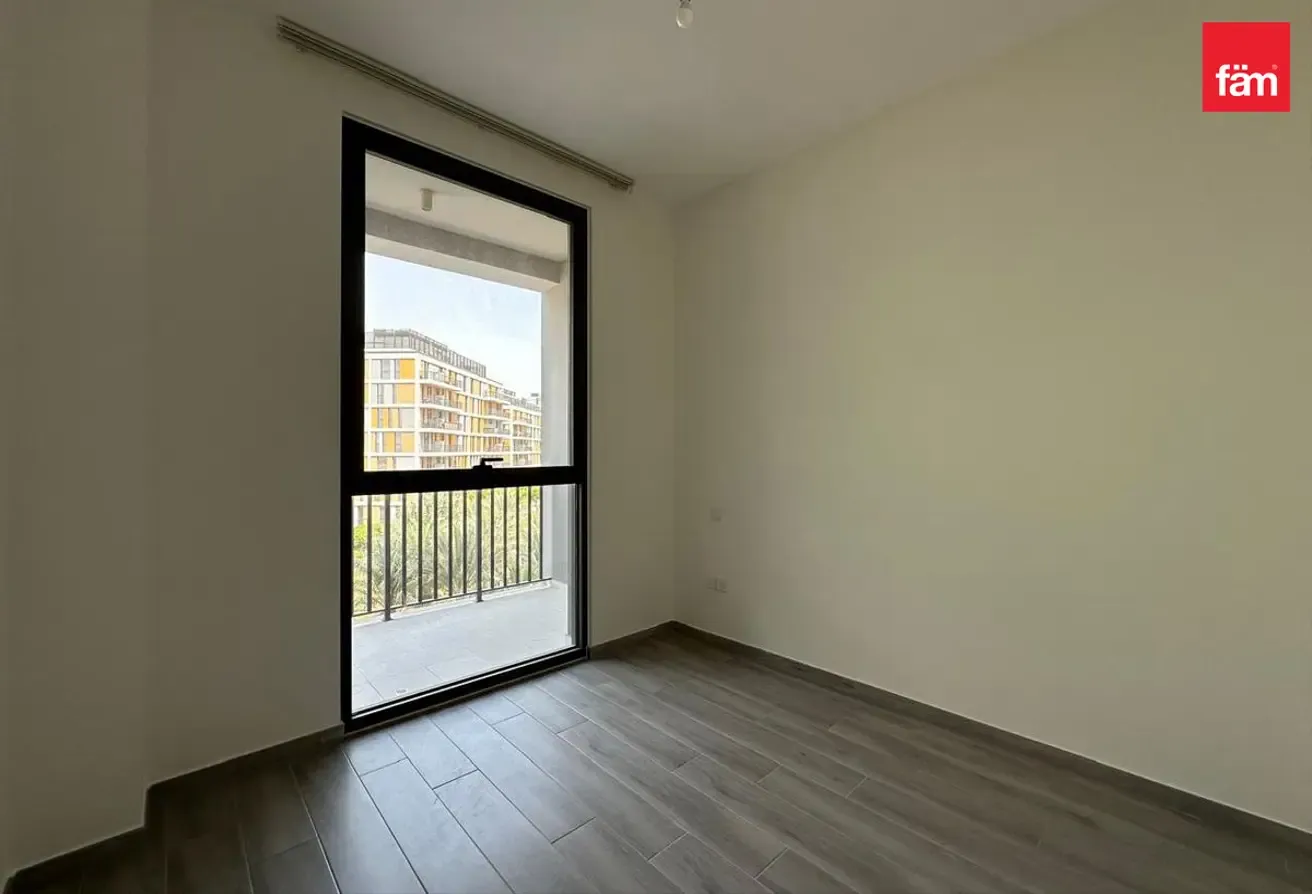 Best Deal I Unfurnished I 4 Cheques