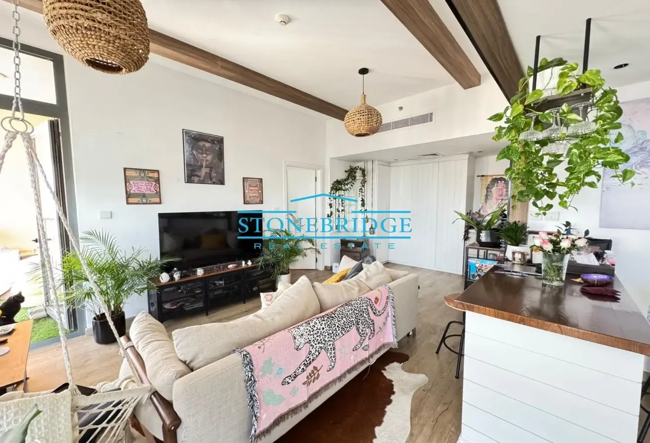 Fully Furnished | Pool View| Upgraded