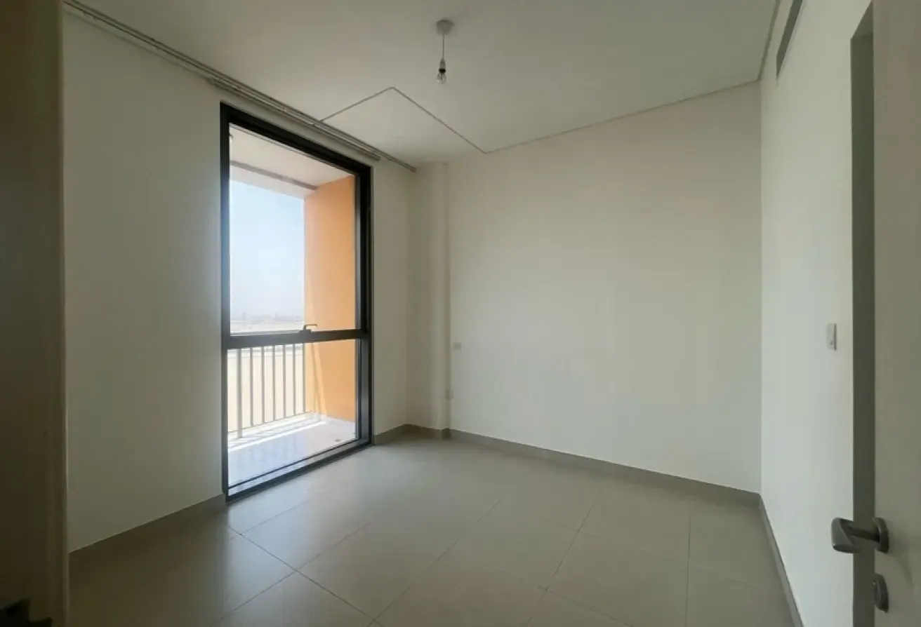 Bright 1 Br | High Floor | Ready To Move