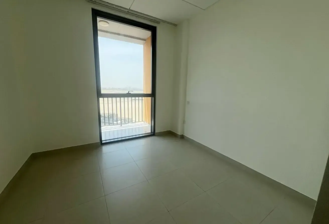 Bright 1 Br | High Floor | Ready To Move