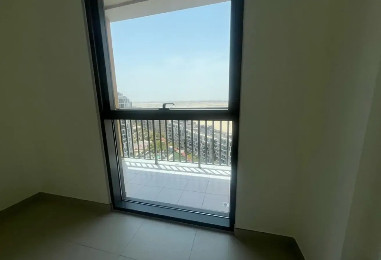 Bright 1 Br | High Floor | Ready To Move