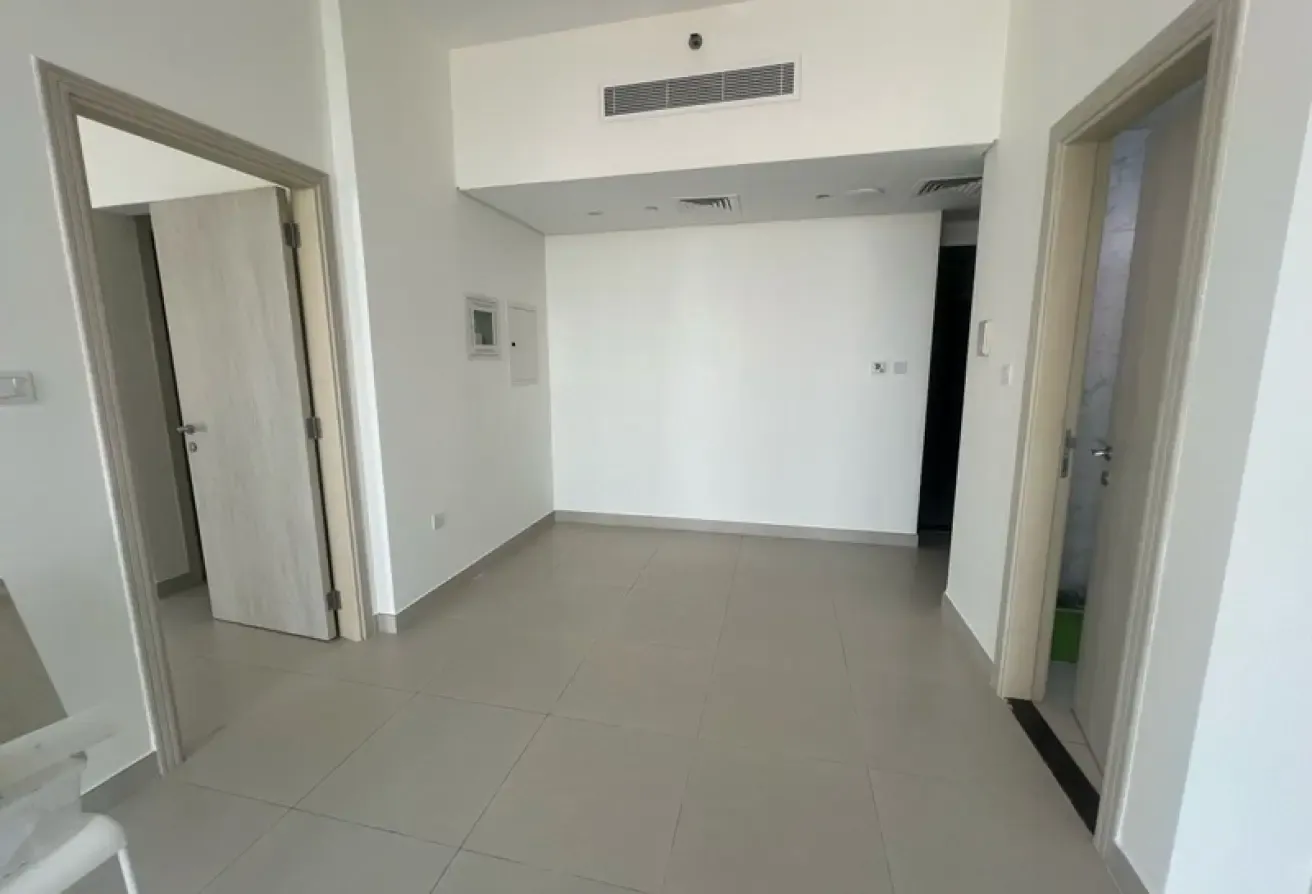 Bright 1 Br | High Floor | Ready To Move
