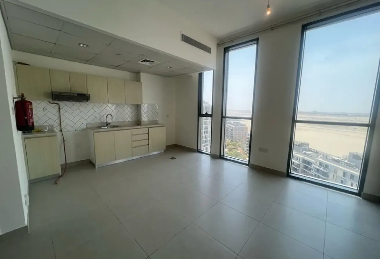 Bright 1 Br | High Floor | Ready To Move
