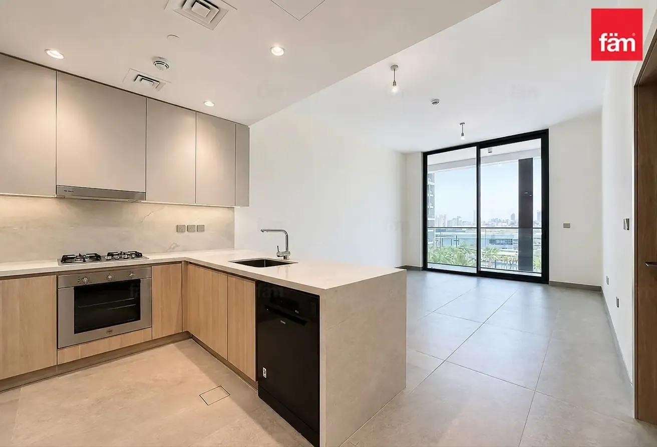 Best Deal | Vacant I Unfurnished I 4 Cheques