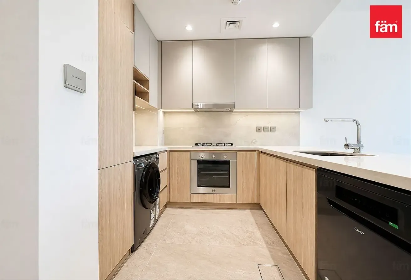 Best Deal | Vacant I Unfurnished I 4 Cheques