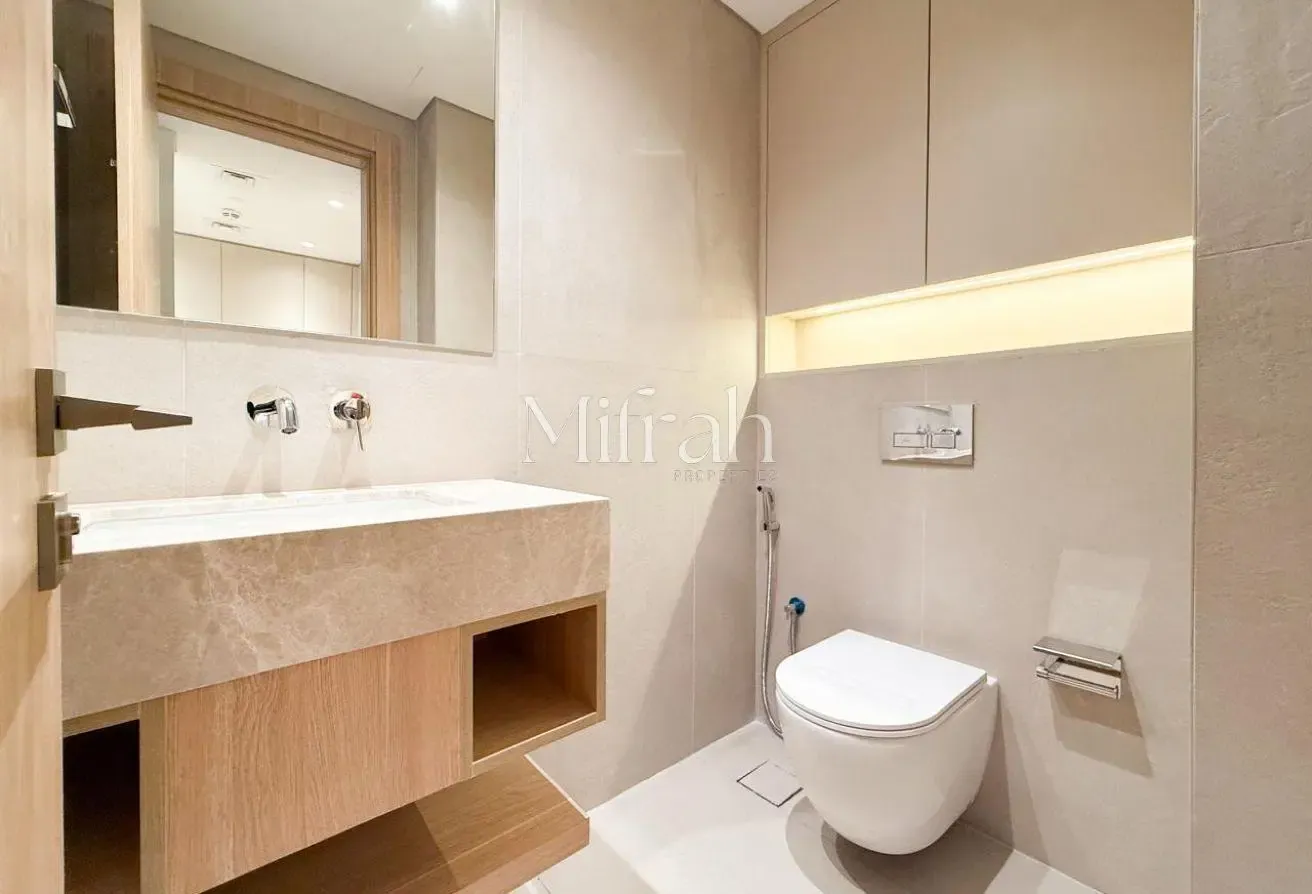 Spacious Layout | Vacant | Semi-Furnished