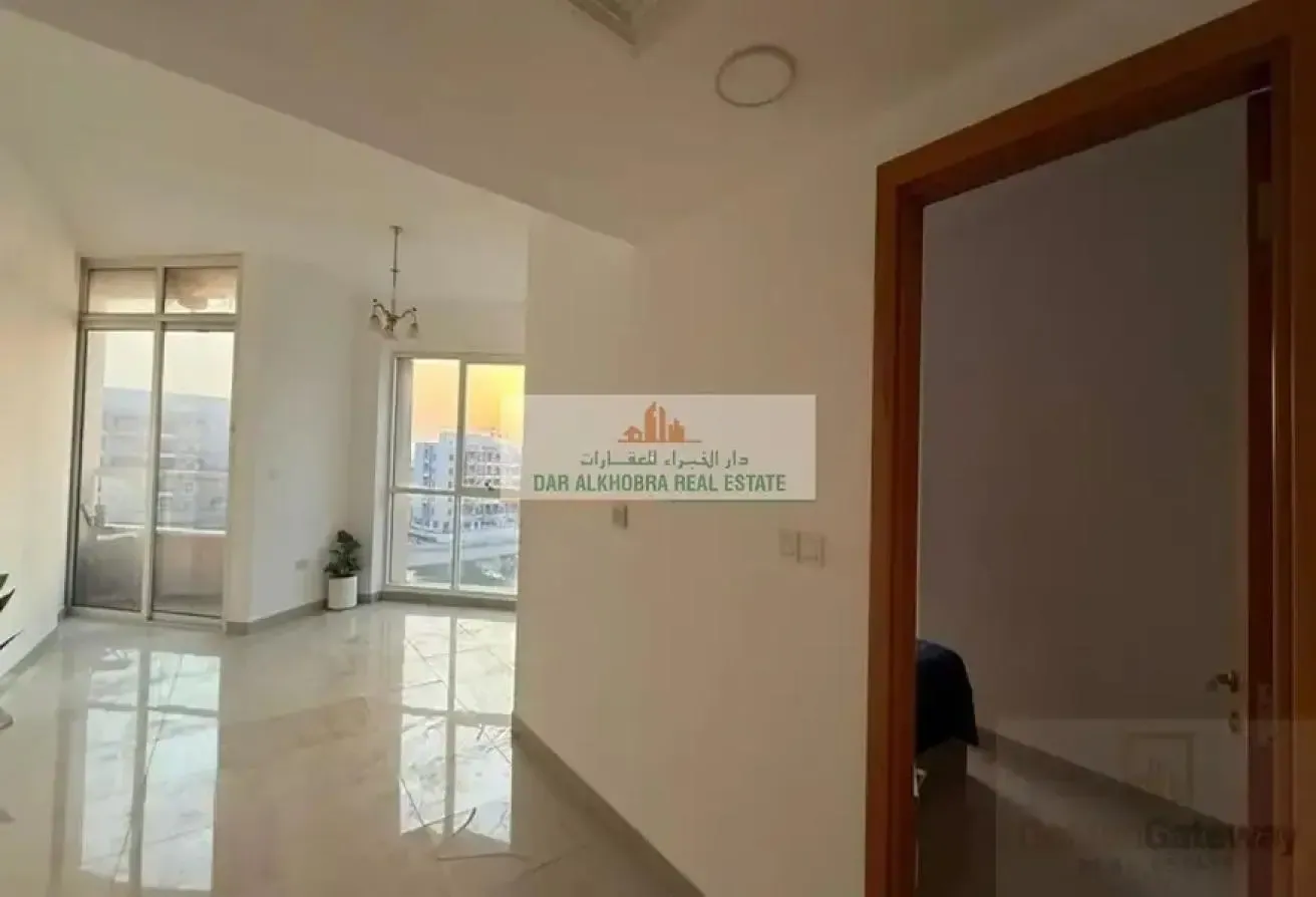 Street View 1BR | Lakeside Tower D | Open-Plan Lay