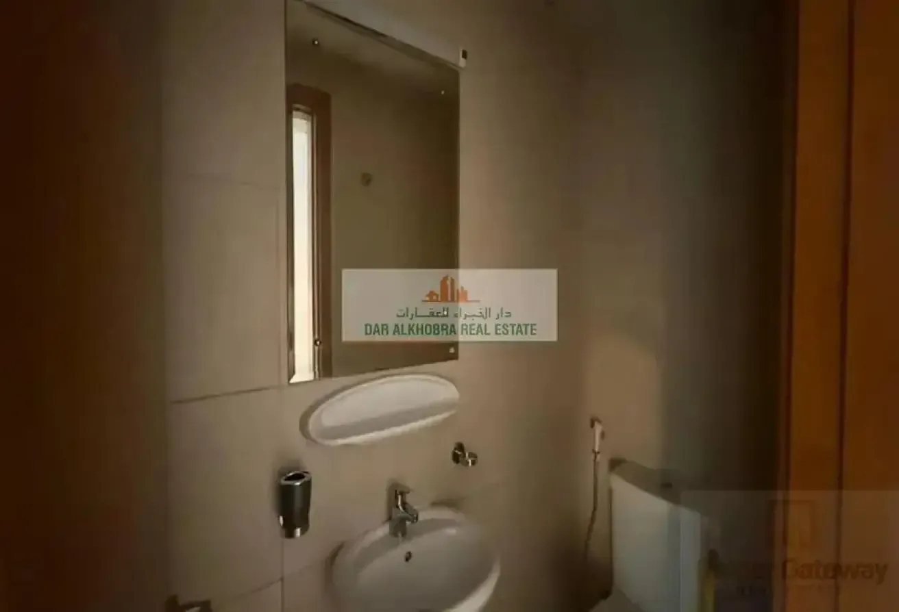 Street View 1BR | Lakeside Tower D | Open-Plan Lay