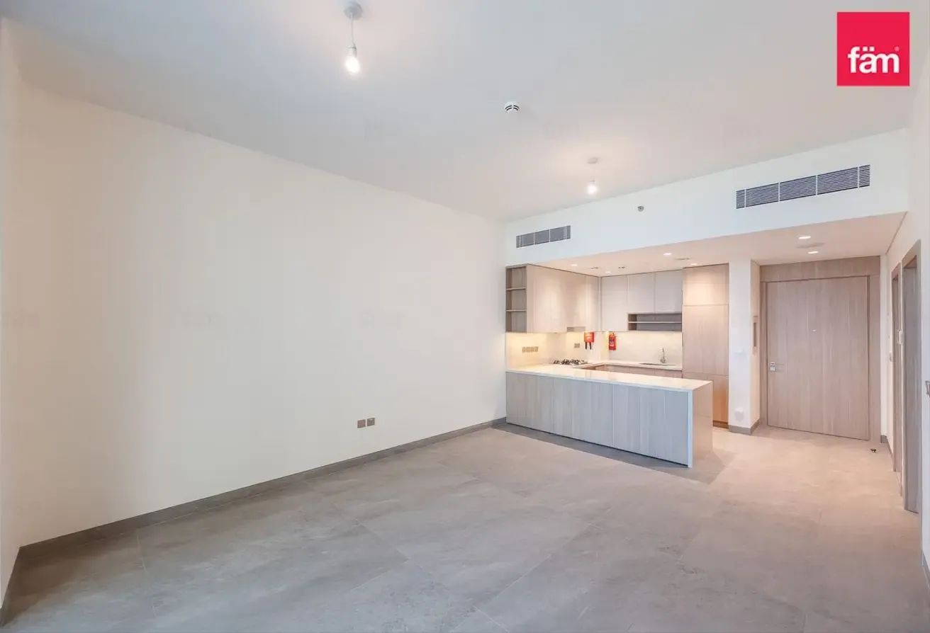 Full Jge View I Handed Over I Spacious | Brand New