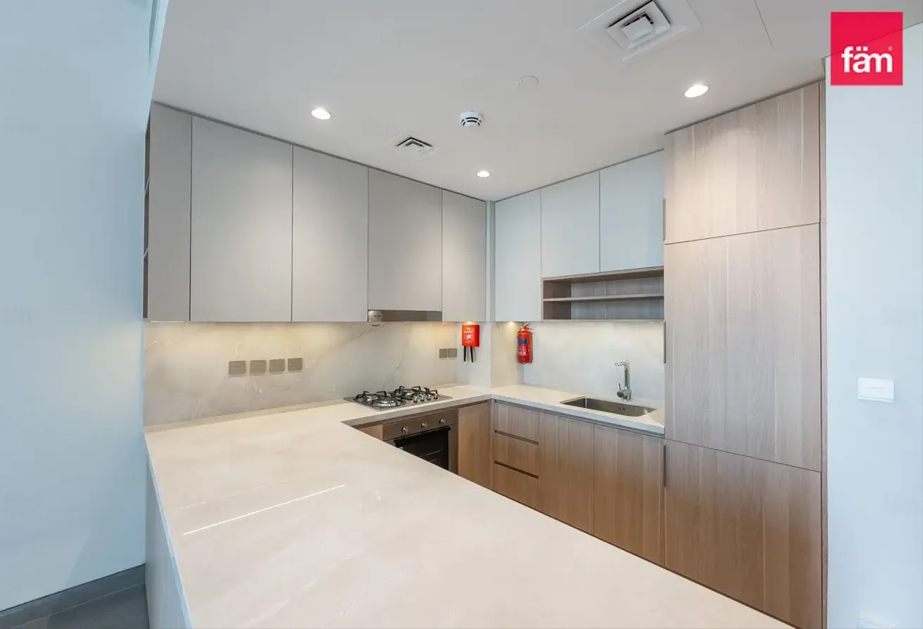 Full Jge View I Handed Over I Spacious | Brand New