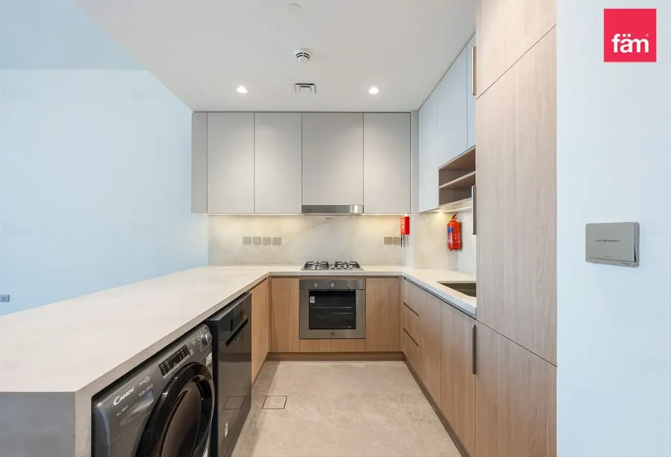 Full Jge View I Handed Over I Spacious | Brand New