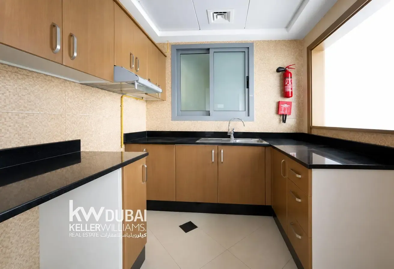 Vacant | Bright 1BR | Excellent Community