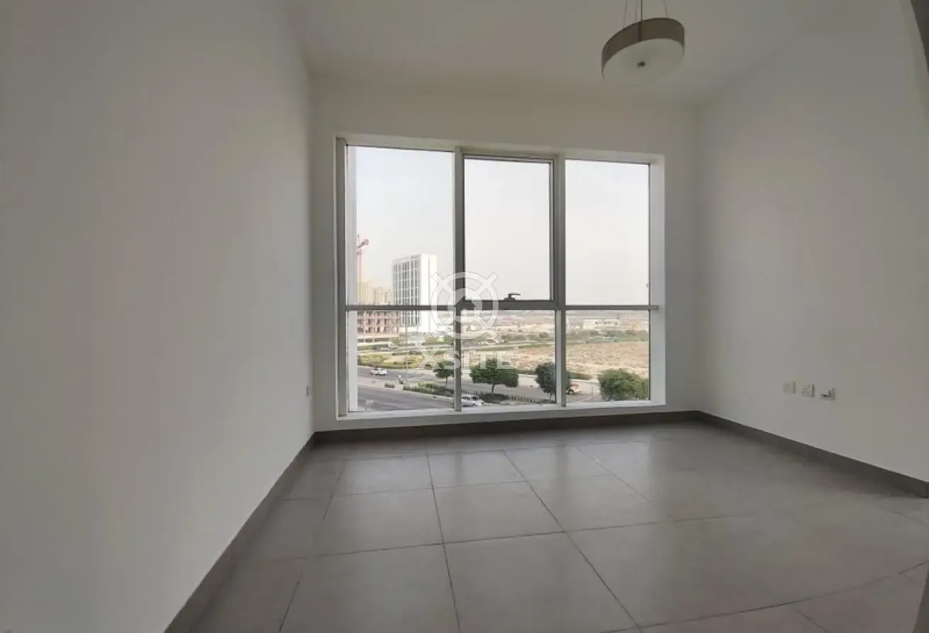 Spacious Layout|Unfurnished|Vacant Unit