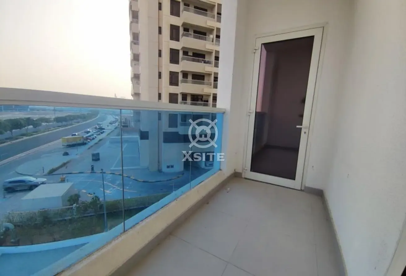 Spacious Layout|Unfurnished|Vacant Unit