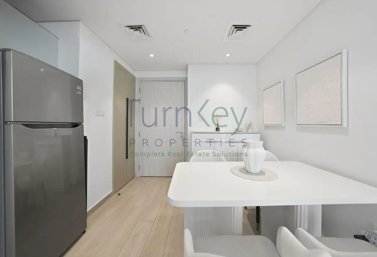 1 Bed with Skyline View I UNFURNISHED