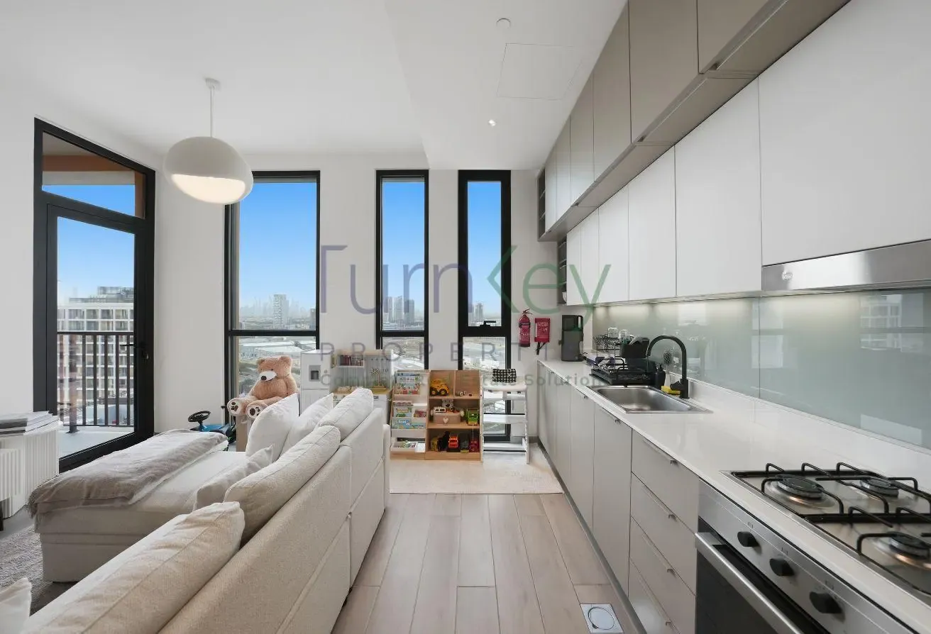 1 Bed with Skyline View I UNFURNISHED