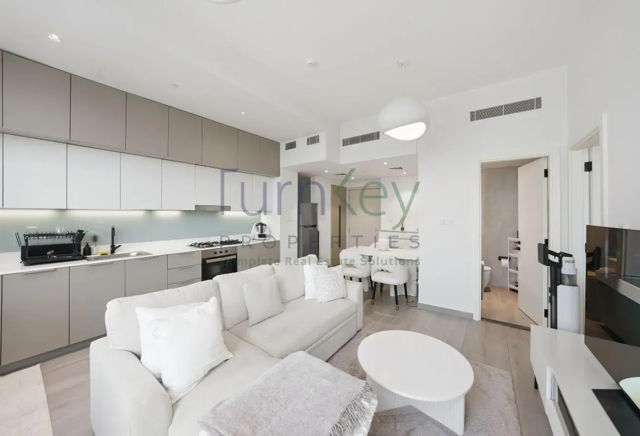 1 Bed with Skyline View I UNFURNISHED