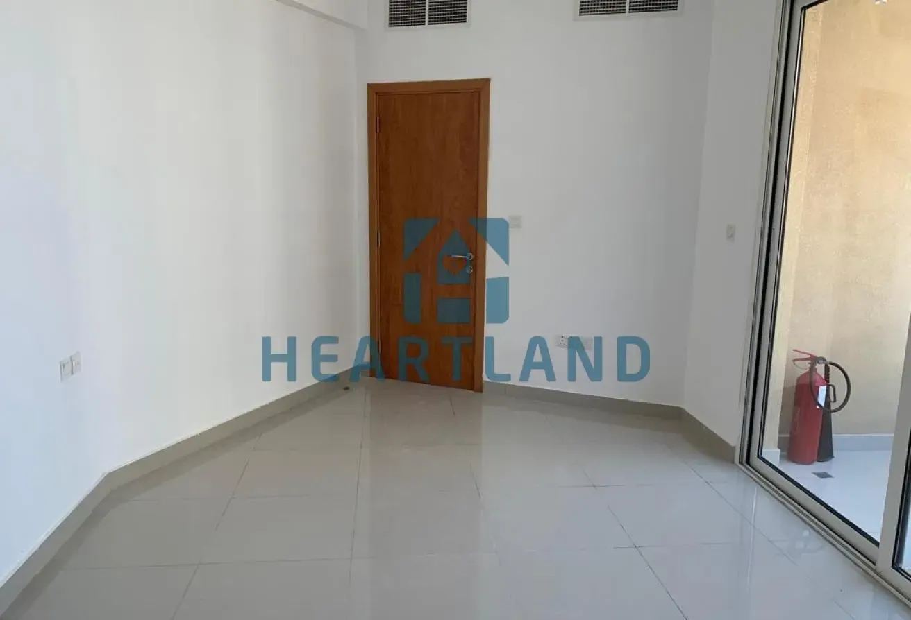 Multiple Cheques | Spacious One Bed Apt |Lake View