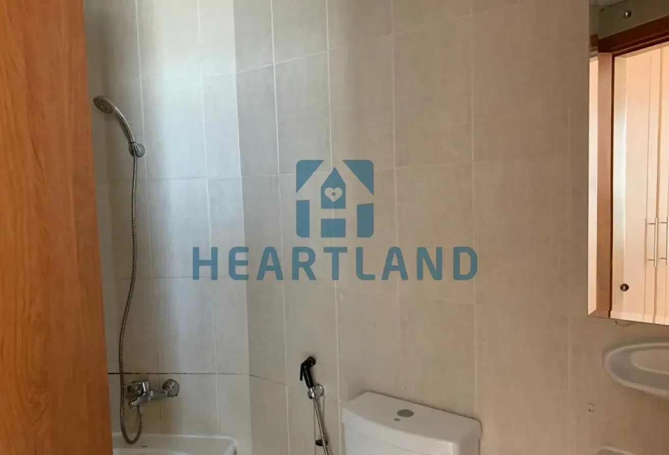 Multiple Cheques | Spacious One Bed Apt |Lake View